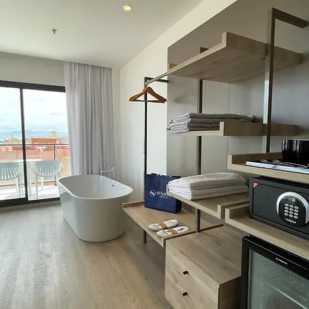 Hotel Senator