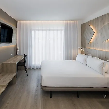 Hotel Senator 4*