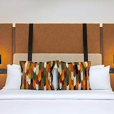 Hotel Senator