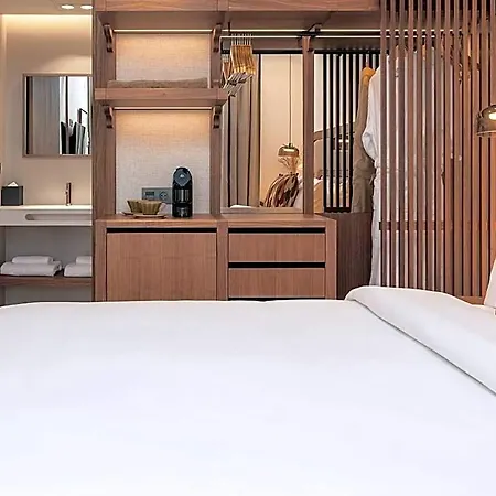 Hotel Senator
