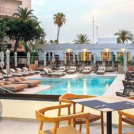Senator Hotel