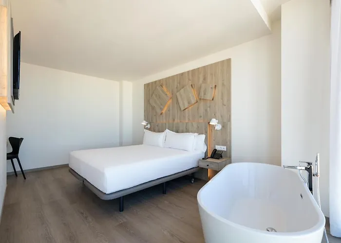Hotel Senator 4*